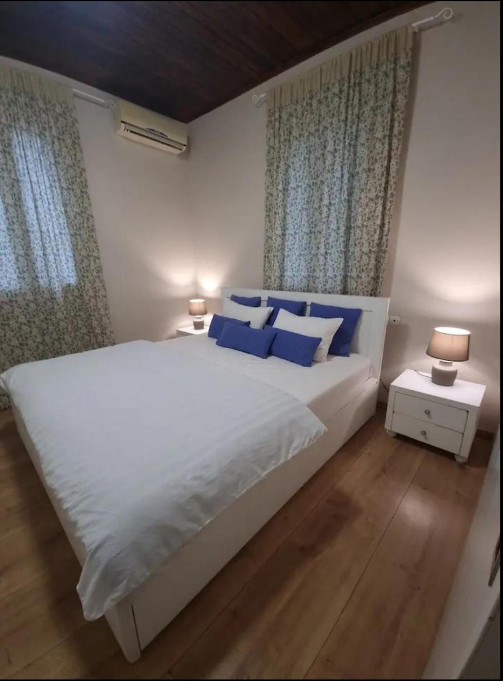 Casa Arokaria Apartment Petaliana ภายนอก รูปภาพ